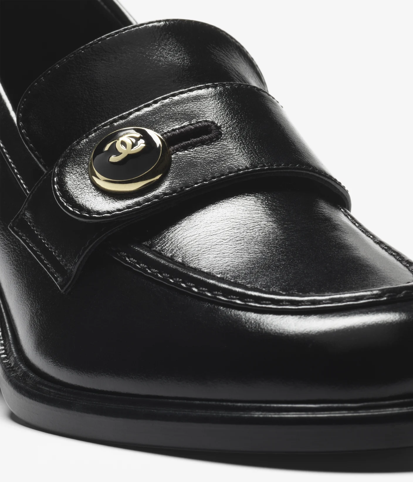 Chanel Fall-Winter 2025/26 Moccasins - Image 2